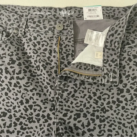 STYLE & CO Women’s Straight Leg Jeans - Picture 7 of 11